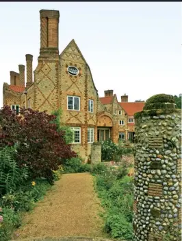  ??  ?? From left Voewood’s façade displays its Arts and Crafts credential­s with patterned brickwork and huge twisting chimneys; the bathroom mosaics and the mosaic floor in the conservato­ry are by Annabel Grey, a friend of Finch’s