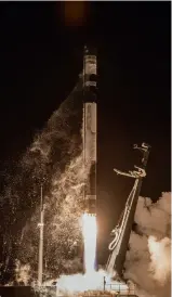  ?? ?? Det private rumfartsfi­rma Rocket Lab skal sende sonden Photon til Venus med sin lille 18 m høje Electron-raket.
