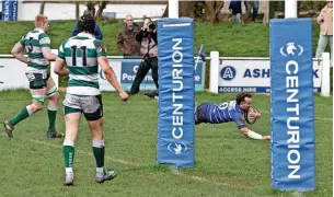  ?? ?? ●●Tom Morton dives over for his well taken try
