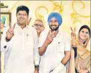  ??  ?? (From left) JJP chief Dushyant Chautala, JJP Haryana president Sardar Nishant Singh and Chautala’s mother Naina Chautala after a meeting in New Delhi on Friday. SANJEEV VERMA/HT PHOTO