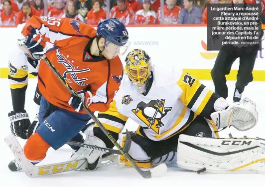  ??  ?? Le gardien Marc-André Fleury a repoussé cette attaque d’André Burakovsky, en première période, mais le joueur des Capitals l’a déjoué en fin de période.