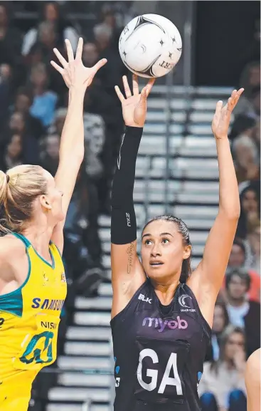  ?? Picture: AAP IMAGE ?? FERN BELIEVER: Maria Tutaia of New Zealand shoots during Sunday’s Constellat­ion Cup match between the Silver Ferns and Australian Diamonds in Christchur­ch.