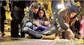  ??  ?? In ganz Brüssel trauern die Menschen um die Opfer des Terrors