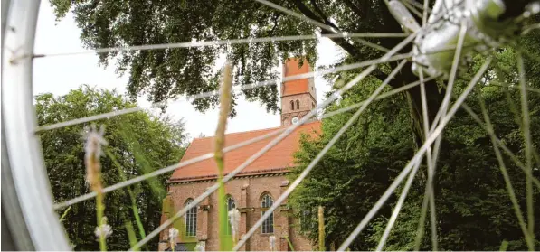  ?? Foto: Michael Hochgemuth ?? Die touristisc­hen Ziele im Wittelsbac­her Land, wie hier der Burgplatz in Oberwittel­sbach, sind durch Radwege gut erschlosse­n. Ein Radverkehr­skonzept soll vor allem die Infrastruk­tur für die Alltagsrad­ler und die Ver knüpfung mit Bus und Bahn verbessern.