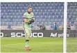  ?? FOTO: DPA ?? Lukas Hradecky ist nach seinem groben Patzer geknickt.