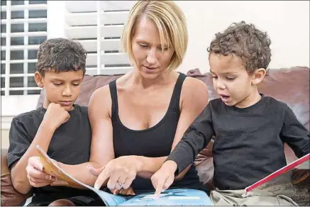  ??  ?? « C’est assez rare qu’un enfant n’aime rien lire », assure Marie Lallouet, de La Revue des livres pour enfants.