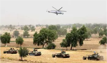  ??  ?? Indian armed forces participat­ing in an exercise in Rajasthan