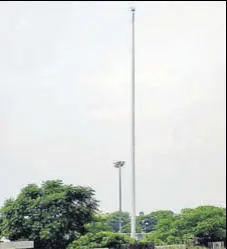  ?? SAMEER SEHGAL/HT ?? A flag post without the Tricolour at Ranjit Avenue in Amritsar on Wednesday.