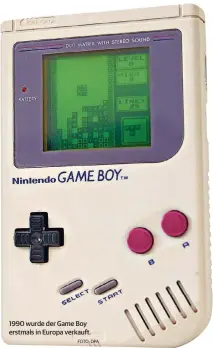  ?? FOTO: DPA ?? 1990 wurde der Game Boy erstmals in Europa verkauft.