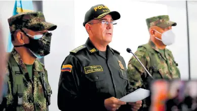  ??  ?? El general Jorge Luis Vargas, director de la Policía de Colombia, habla en rueda de prensa.