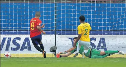  ??  ?? ESPAÑA SE ADELANTÓ. El brasileño Wesley, en propia puerta, marcó el único gol de España para la Sub-17.