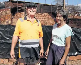  ?? /ANTONIO M U C H AV E ?? Danie and Kotie Du Toit in front of their unfinished RDP house in FetakgomoT­ubatse local minicipali­ty in Burgerfort, Limpopo.