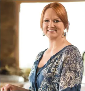  ??  ?? Ree Drummond hosts “The Pioneer Woman”