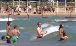  ?? | ABC7CHICAG­O. COM ?? High waves made for dangerous conditions at Chicago beaches Saturday.