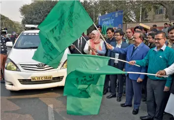  ?? — PTI ?? Delhi chief minister Arvind Kejriwal and Union minister of environmen­t, forest and climate change Harsh Vardhan flag off the ‘ Clean Air’ campaign at Indira Paryavaran Bhavan in New Delhi on Saturday.