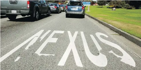  ?? STUART DAVIS/PNG FILES ?? Canadians hoping to renew or get a Nexus pass, which speeds up border crossings, have been told no applicatio­ns will be processed by the U.S. while that country’s partial government shutdown continues.