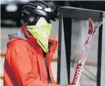  ??  ?? Gestern begann am Dachstein die steirische Skisaison mit Maskenpfli­cht