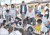  ?? HERNÁN LUCAS / EXPRESO ?? Acto. El presidente Moreno lideró la jornada de la entrega de casas.