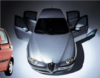  ??  ?? ⯆ Alfa Romeo zal met weemoed terugdenke­n aan de verkoopaan­tallen van de populaire 147 en 156.