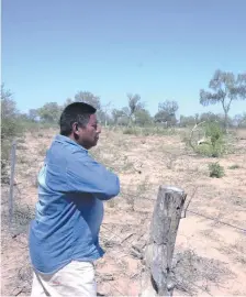  ??  ?? Los ganaderos tendieron una alambrada alrededor de Loma.