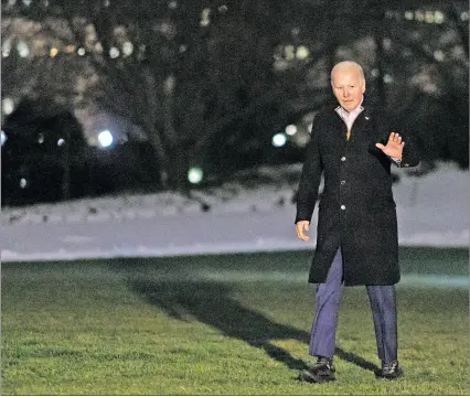  ?? ?? Washington. El presidente de Estados Unidos, Joe Biden, ingresa por el jardín sur a la Casa Blanca.