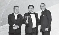  ??  ?? KFC Malaysia berjaya menawan tempat teratas menerusi kategori ‘Restoran & Makanan Segera’ di dalam anugerah berprestij, Putra Brand Awards.