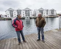  ??  ?? Jan Hansson har varit Smögenbo sedan födseln, i 80 år. ”Utan turister hade det nog blivit tråkigt” säger han.