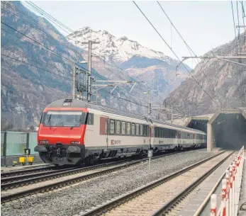  ?? FOTO: SAMUEL GOLAY/DPA ?? Der südliche Teil des Gotthard-Basistunne­ls in Pollegio, Schweiz. Zum Unmut der Eidgenosse­n kommen die Deutschen ihren Ausbauvers­prechungen nicht nach.