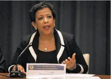  ?? Paul Chinn / The Chronicle ?? U.S. Attorney General Loretta Lynch and law enforcemen­t officials got the VIP treatment during lunch in Richmond.