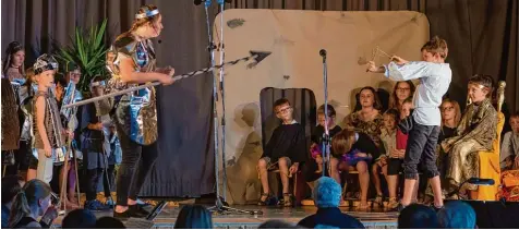  ?? Foto: Werner Rensing ?? Die Kinder und Jugendkant­orei St. Jakob hat ihr traditione­lles Sommer Musical in Hainsfarth gezeigt. In diesem Jahr durften die Zuschauer das Musical „König David“von Thomas Riegler erleben.