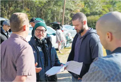  ??  ?? Stevens en el set con Timberlake, a quien define como “un gran actor”.