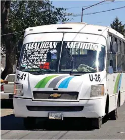  ?? Erik Guzmán ?? En días pasados, los habitantes de Bosques de San Sebastián se manifestar­on para exigir el paso de las unidades en la zona./