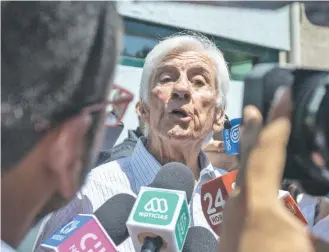  ?? / AGENCIAUNO ?? Raúl Torrealba encaró a la prensa tras dejar este miércoles la cárcel.