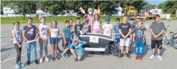  ?? FOTO: BAUCH ?? Die vierte Klasse der Propsteisc­hule Westhausen nach der erfolgreic­hen Fahrradprü­fung.