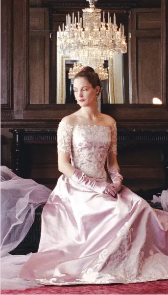  ??  ?? Vicky Krieps stars as Alma in writer-director Paul Thomas Anderson’s “Phantom Thread.”