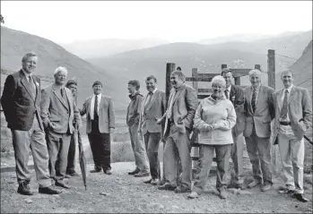  ?? 01_B27twe01 ?? Landowner Charles Fforde opens the gate to the Glen Rosa footpath in a symbolic gesture of co-operation between walkers and landowners at the launch of the Arran Access Trust.