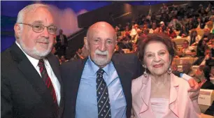  ?? (Wiesenthal Center) ?? ALICE WEIT is reunited with Simon Gronowski (center) in Los Angeles, joined by Rabbi Abraham Cooper of the Simon Wiesenthal Center.