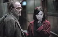  ?? FOX KERRY HAYES/TWENTIETH CENTURY ?? Richard Jenkins and Sally Hawkins have a moment in “The Shape of Water.”