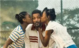  ?? ?? Winner … Smith in King Richard, with Demi Singleton and Saniyya Sidney as Serena and Venus Williams. Photograph: Landmark Media/Alamy