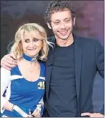  ??  ?? Rossi, junto a su madre.