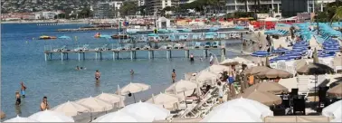  ??  ?? Au menu : la mise en place d’un processus de négocation directe pour un lot de plage situé entre Courbet et la commune de Golfe-Juan. (Photo Sébastien Botella)