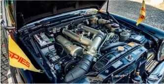 ??  ?? Den store 6,3-liters V8-motor debuterede i 600-modellen, men fandt siden vej til
450 SEL 6,9.
