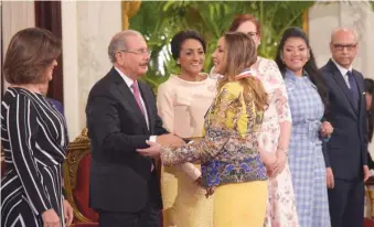  ??  ?? Las mujeres reconocida­s por el presidente Danilo Medina son ejemplos de que los estudios, el trabajo, la dedicación y el compromiso social están por encima de cualquier adversidad.