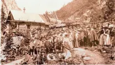  ?? Fotos: Archiv des DAV, München ?? So sah die Höllentala­ngerhütte 1894 bei ihrer Einweihung aus. Vor vier Jahren wurde sie durch einen Neubau ersetzt.