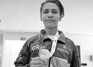  ??  ?? FERNANDO ARENA consiguió la medalla de plata en su segunda participac­ión dentro de la Olimpiada Nacional.