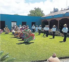  ??  ?? Los cuadros de danza de Comayagua engalanará­n el feriado.