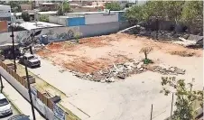  ??  ?? a pesar de que el área se encuentra en destrucció­n, vecinos realizaron ayer actividade­s en el lugar