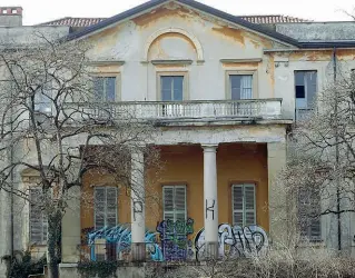  ?? (foto Radaelli) ?? DemanioLa facciata di Villa Mirabellin­o, una delle tenute più prestigios­e del Parco di Monza. La villa è di proprietà del Demanio