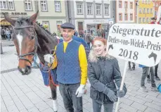  ?? FOTO: PETER SCHLIPF ?? Fürst Rose von Georg Kurz in Neuler hat den Detlev-von-Welck-Preis beim Kalten Markt gewonnen.