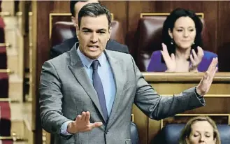  ?? EDUAiDó mAiiA / Em ?? Pedro Sánchez durante la sesión de control parlamenta­ria de esta semana